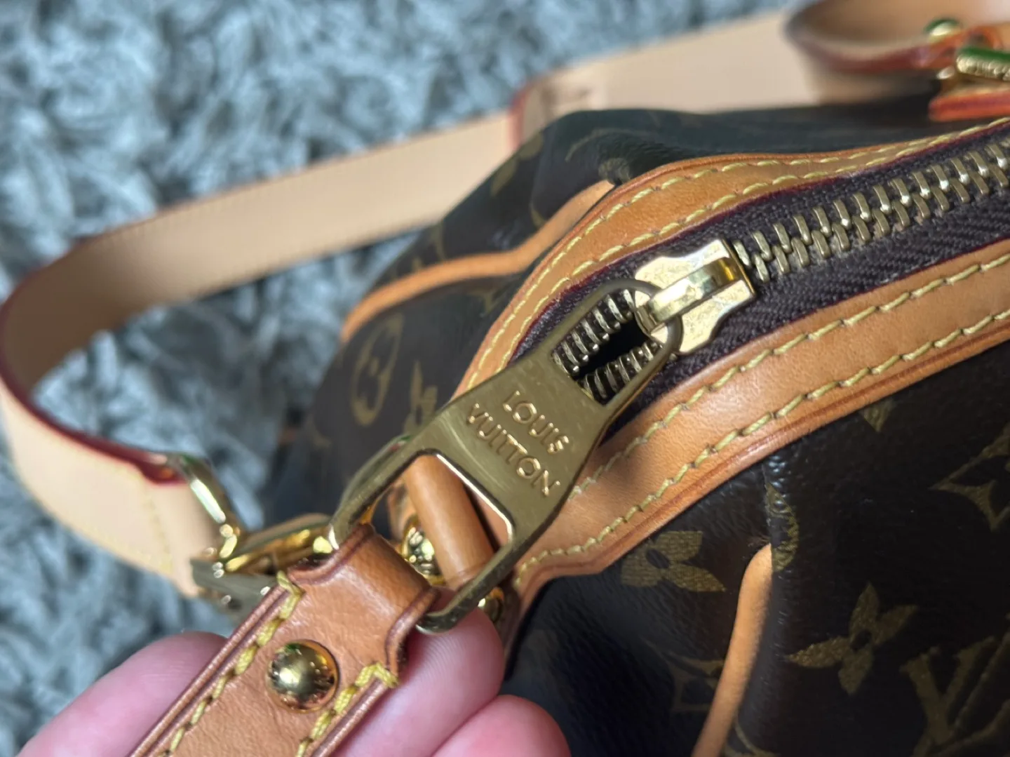 Authentic Louis Vuitton Retiro PM image indicator(8)