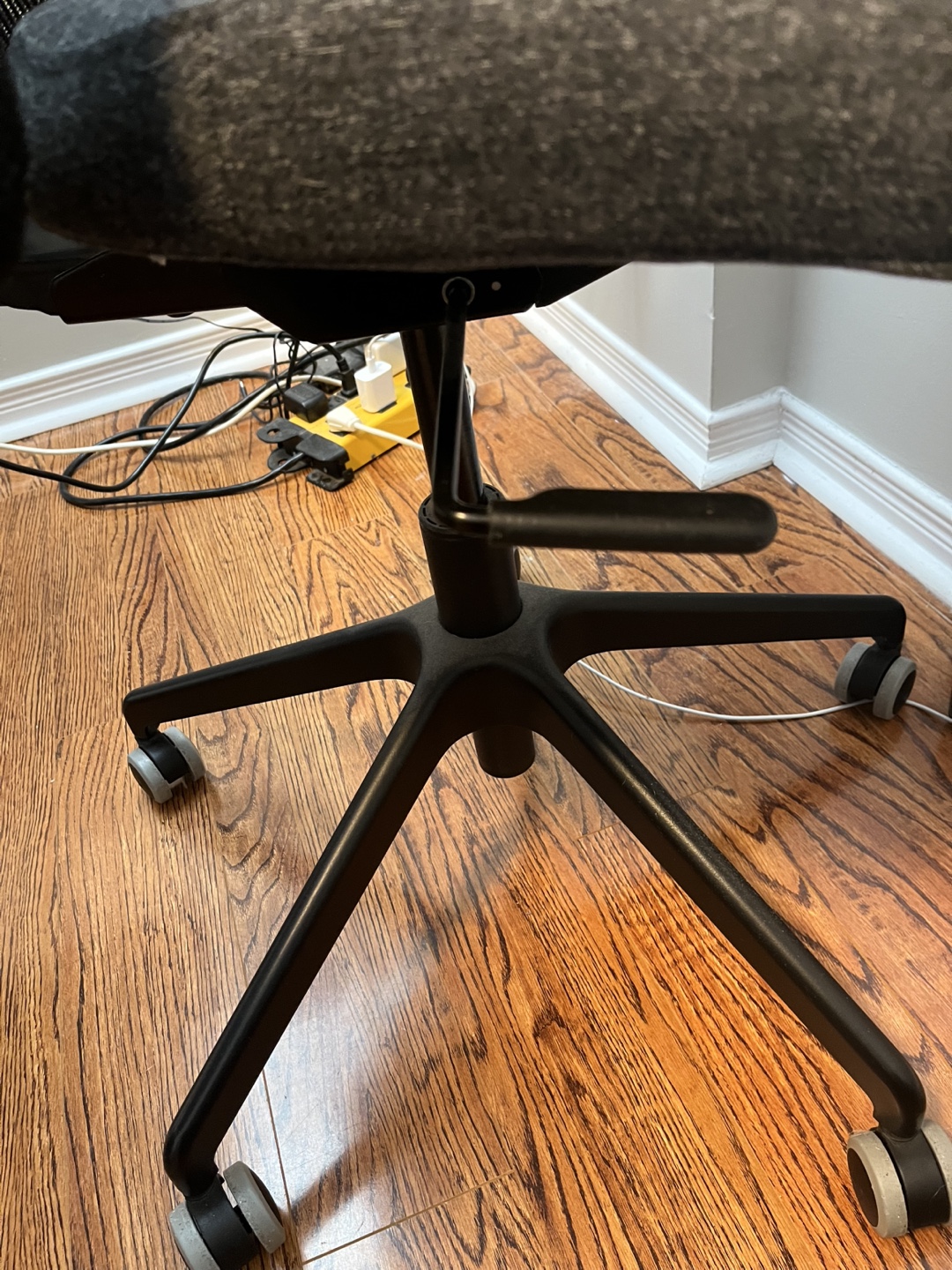 Office Chair - Mesh Back and Headrest - photo 5