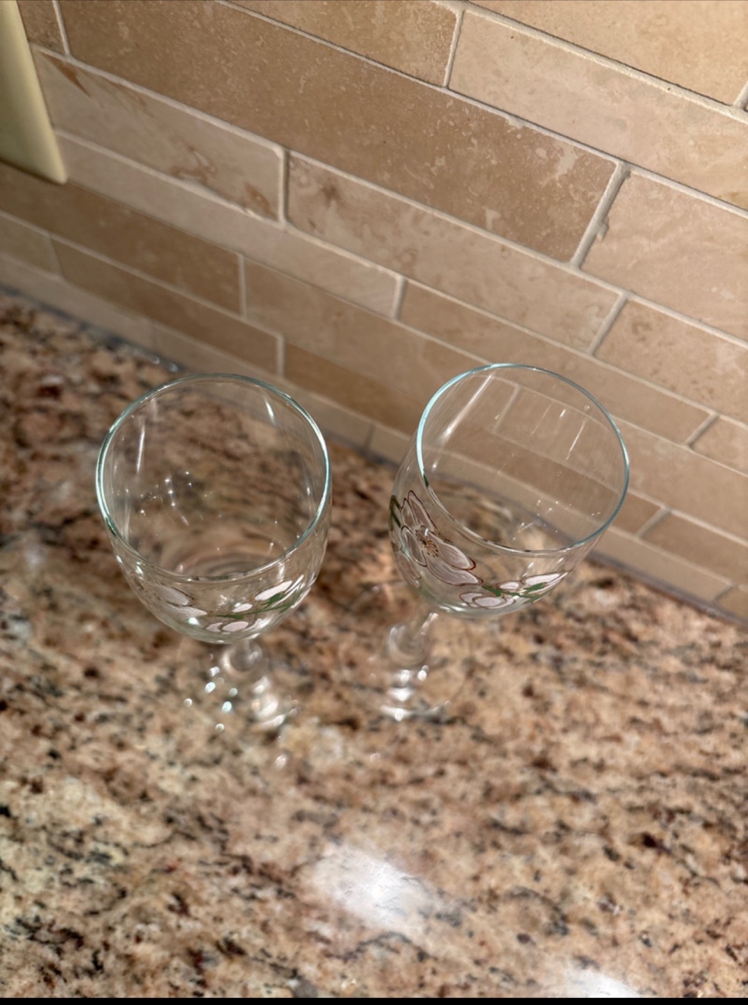 Pair of Hand-painted Champagne Flutes - photo 2