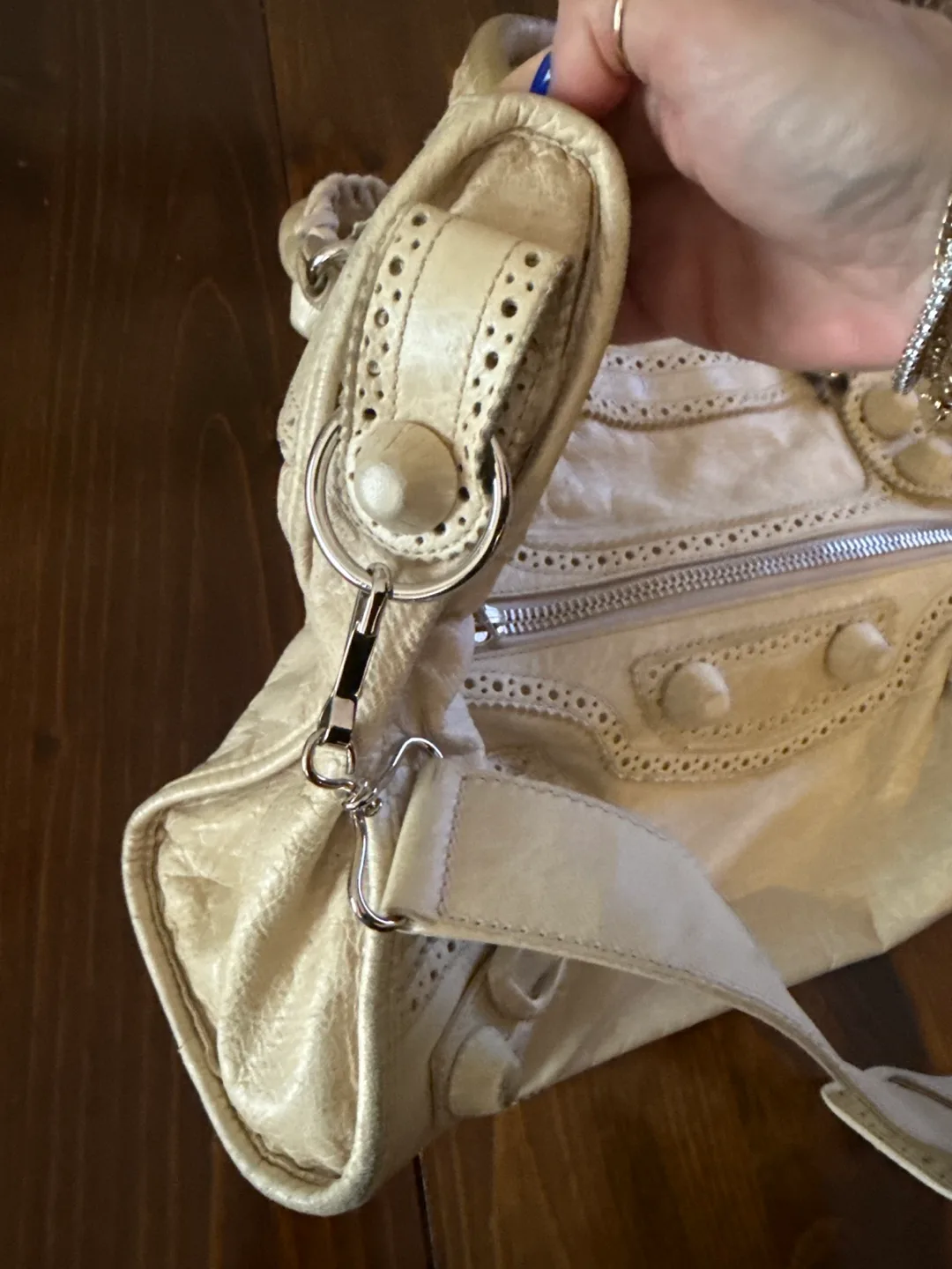 Balenciaga City Bag - Off-White Leather image indicator(6)