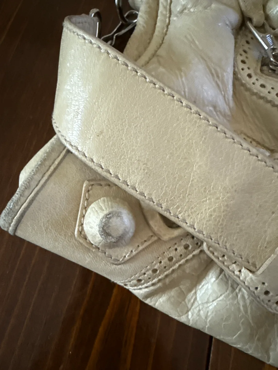 Balenciaga City Bag - Off-White Leather image indicator(2)