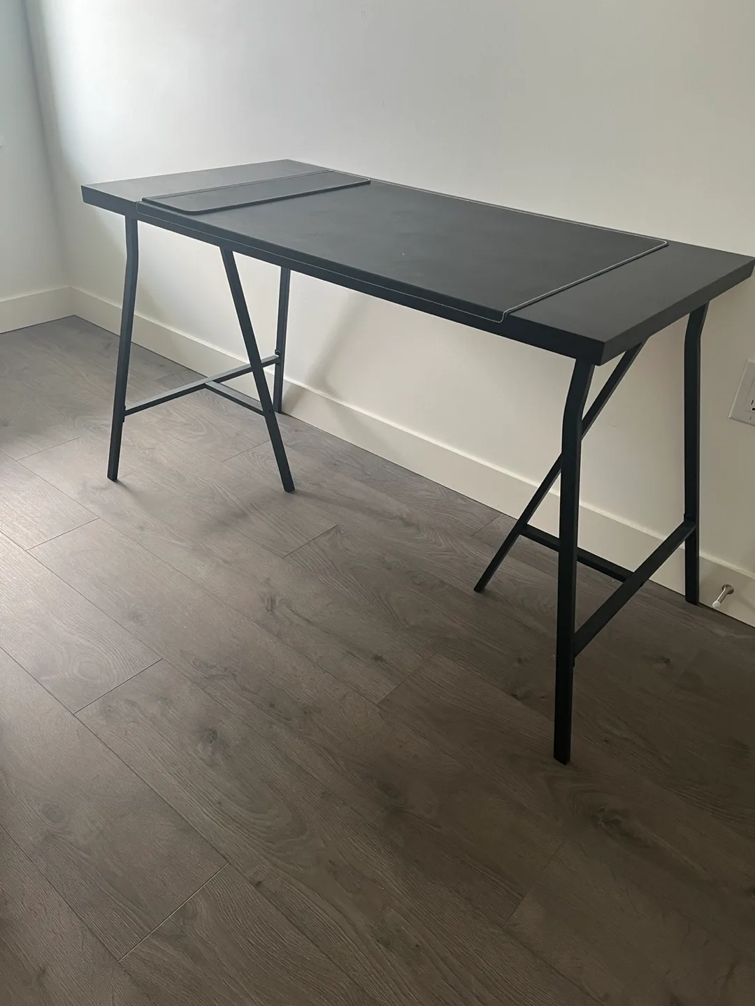 IKEA desk and desk pad image indicator(2)