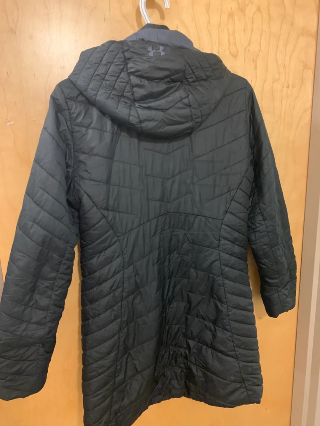 Under Armour ColdGear Hooded Puffer Jacket - Size XS image indicator(4)