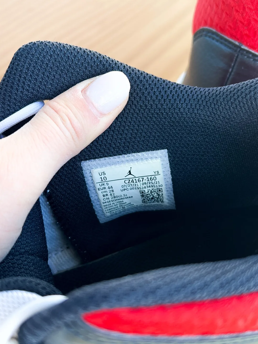 Nike Jordan Max Aura 3 White University Red Basketball Shoes image indicator(9)