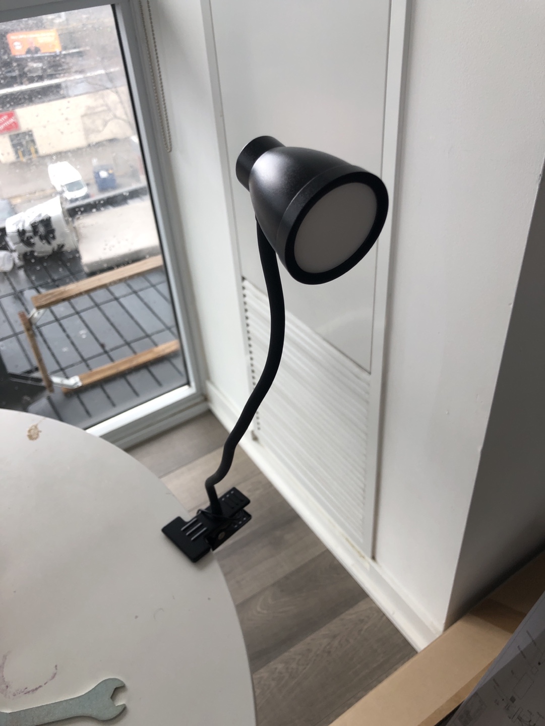 USB Clip-on Desk Lamp