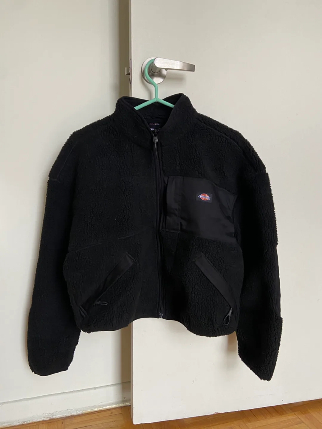 Dickies Women’s Black Fleece Jacket - Size Medium image indicator(2)