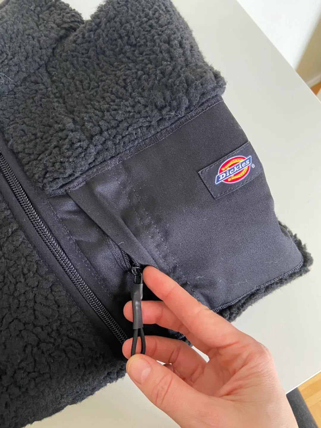 Dickies Women’s Black Fleece Jacket - Size Medium image indicator(4)