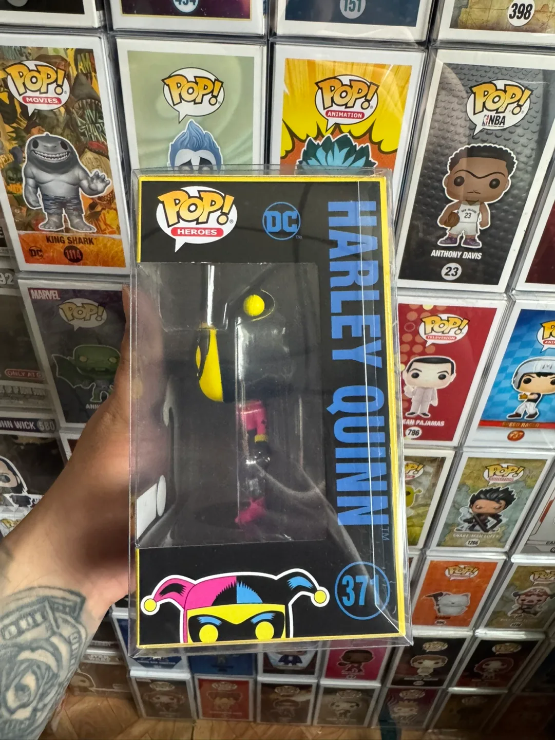 Harley Quinn Pop! Vinyl Figure #371 Batman Animated Series image indicator(4)