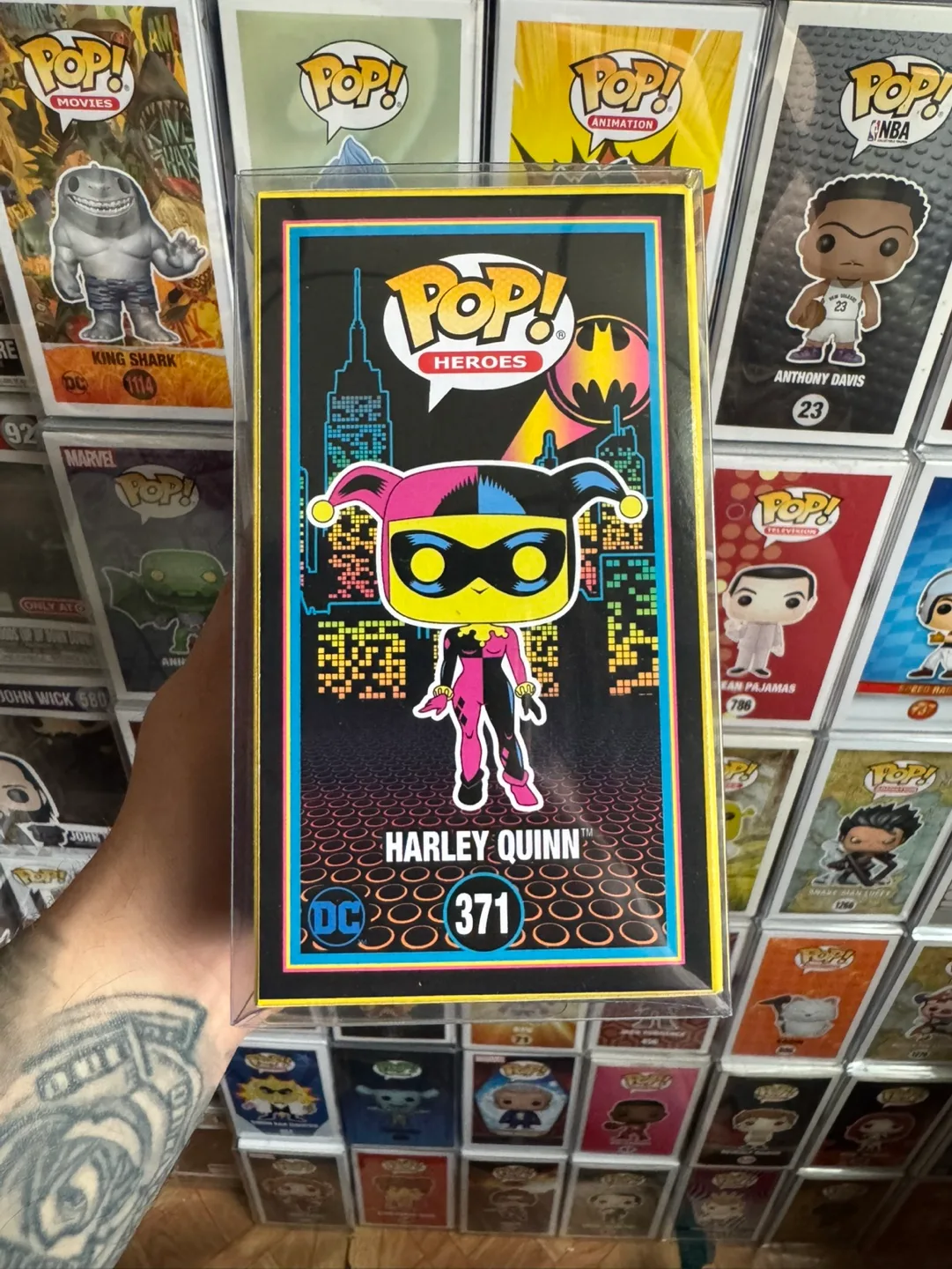 Harley Quinn Pop! Vinyl Figure #371 Batman Animated Series image indicator(2)