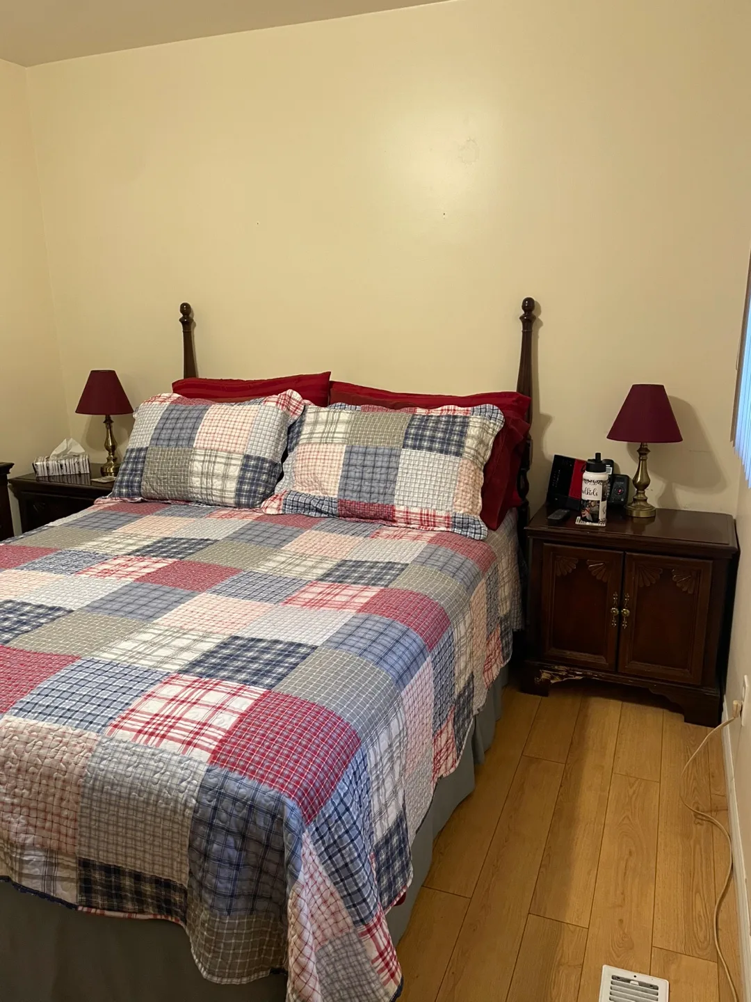 $250 Older Queen Bedroom set image indicator(3)