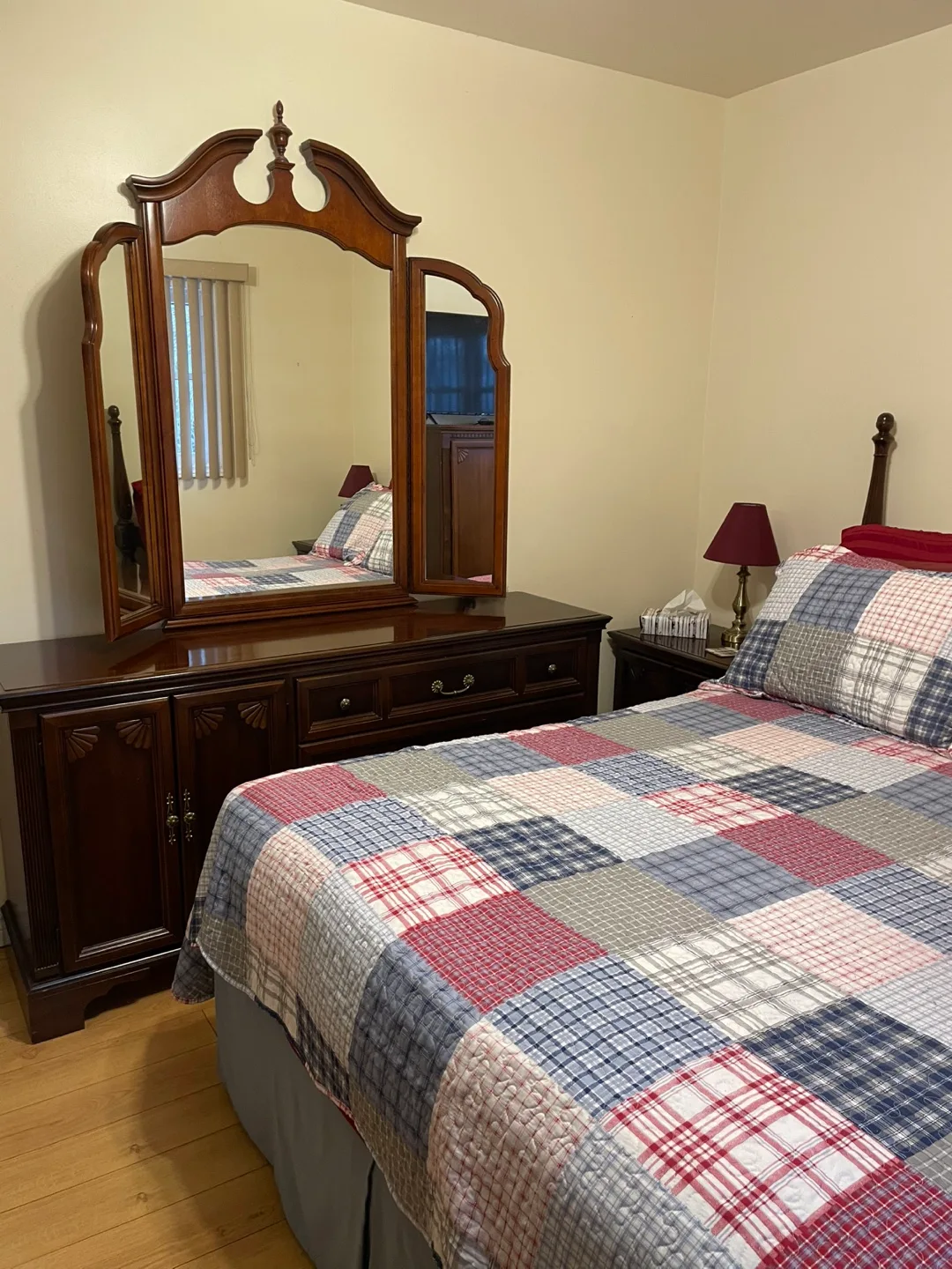 $250 Older Queen Bedroom set image indicator(2)