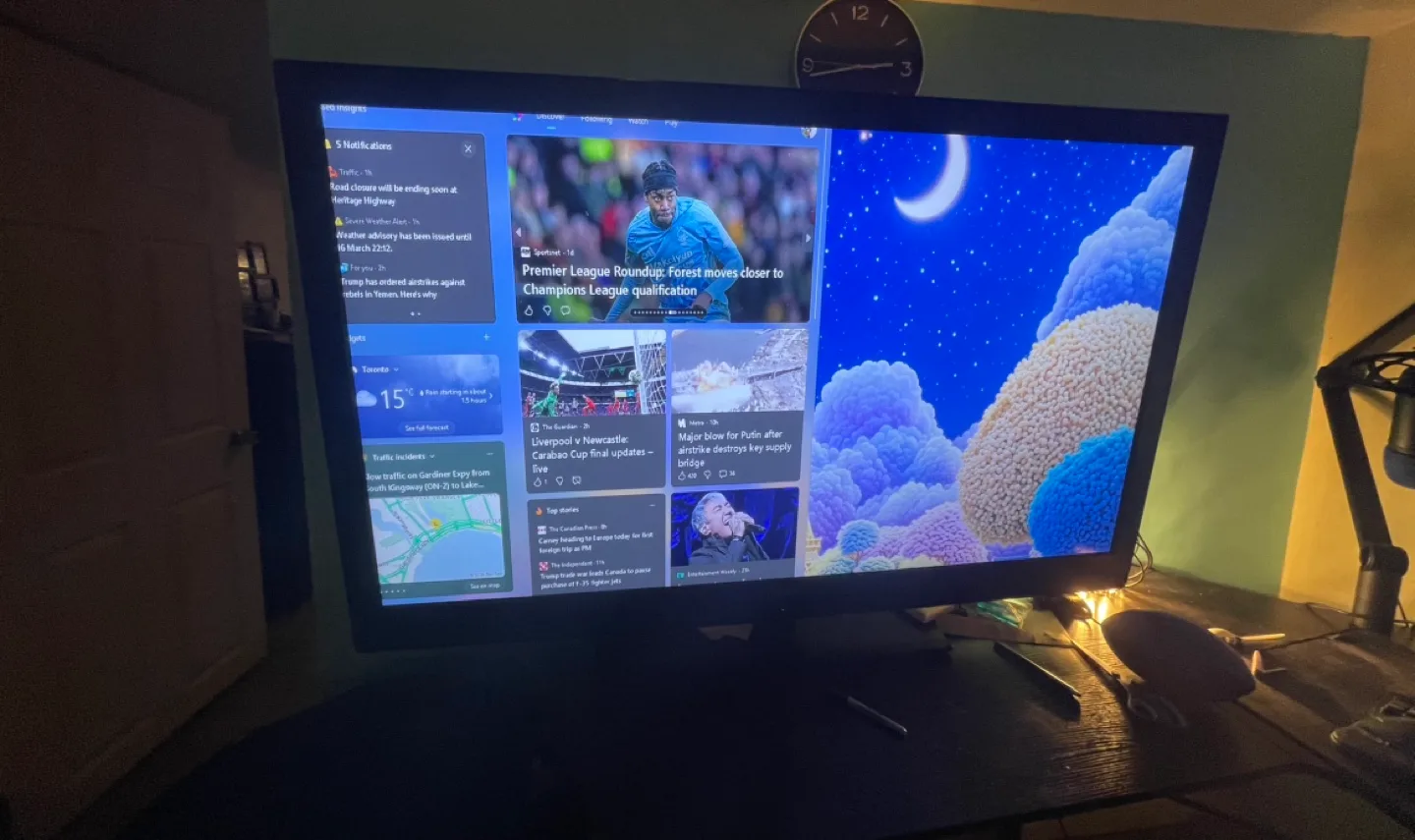 Large Flat Screen TV image indicator(4)