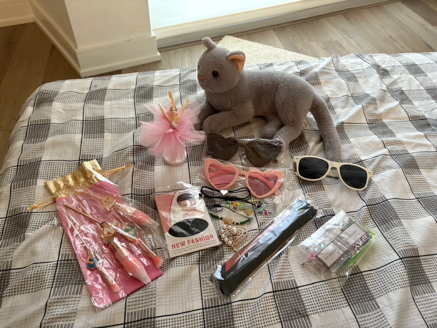 Girls'  Bundle - FREE thumbnail