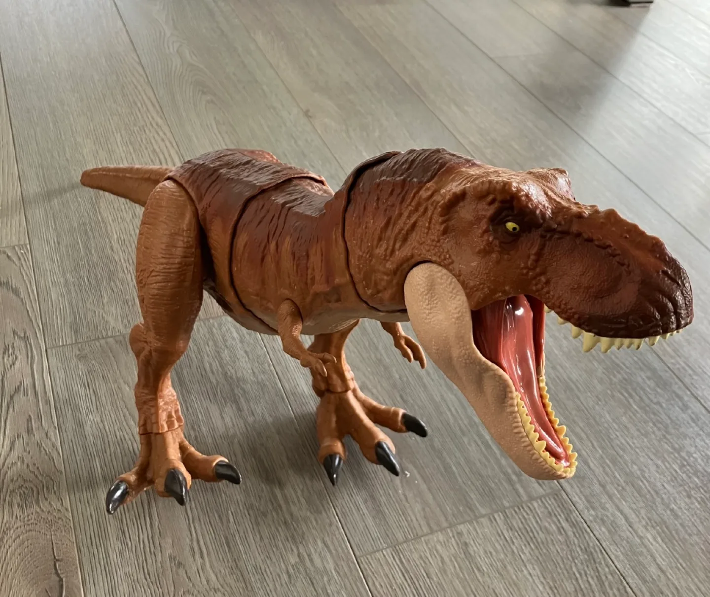 Large Jurassic World T-Rex Dinosaur Toy image indicator(2)