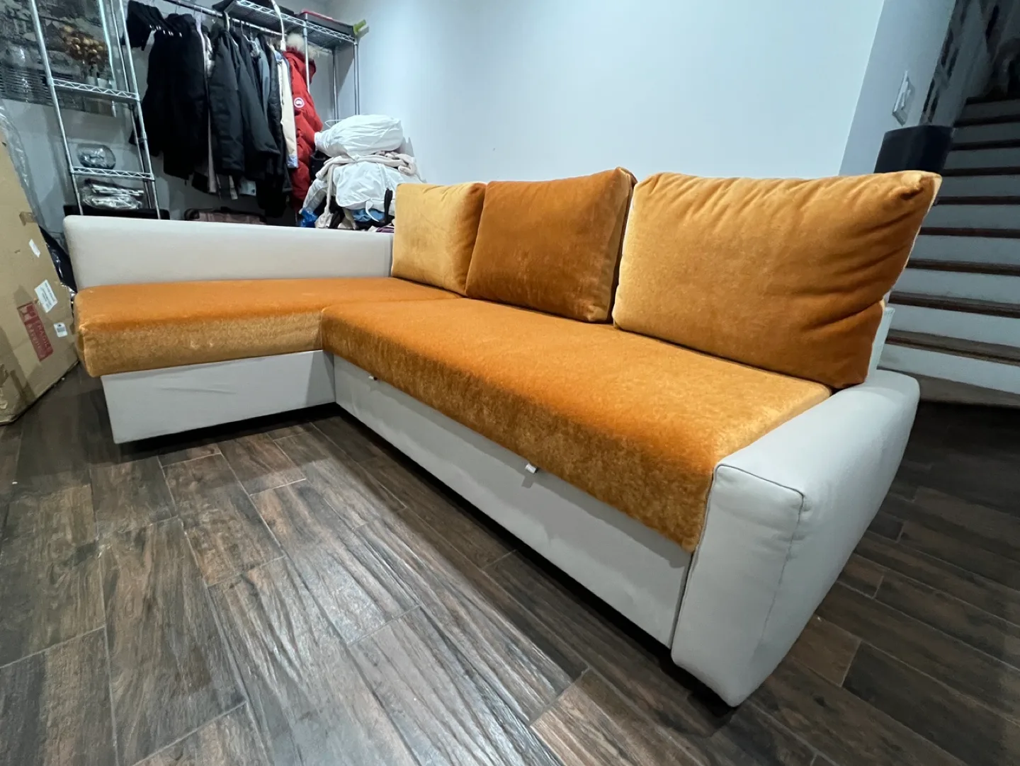 L-Shaped Sectional Sofa with Pull-out Bed image indicator(6)
