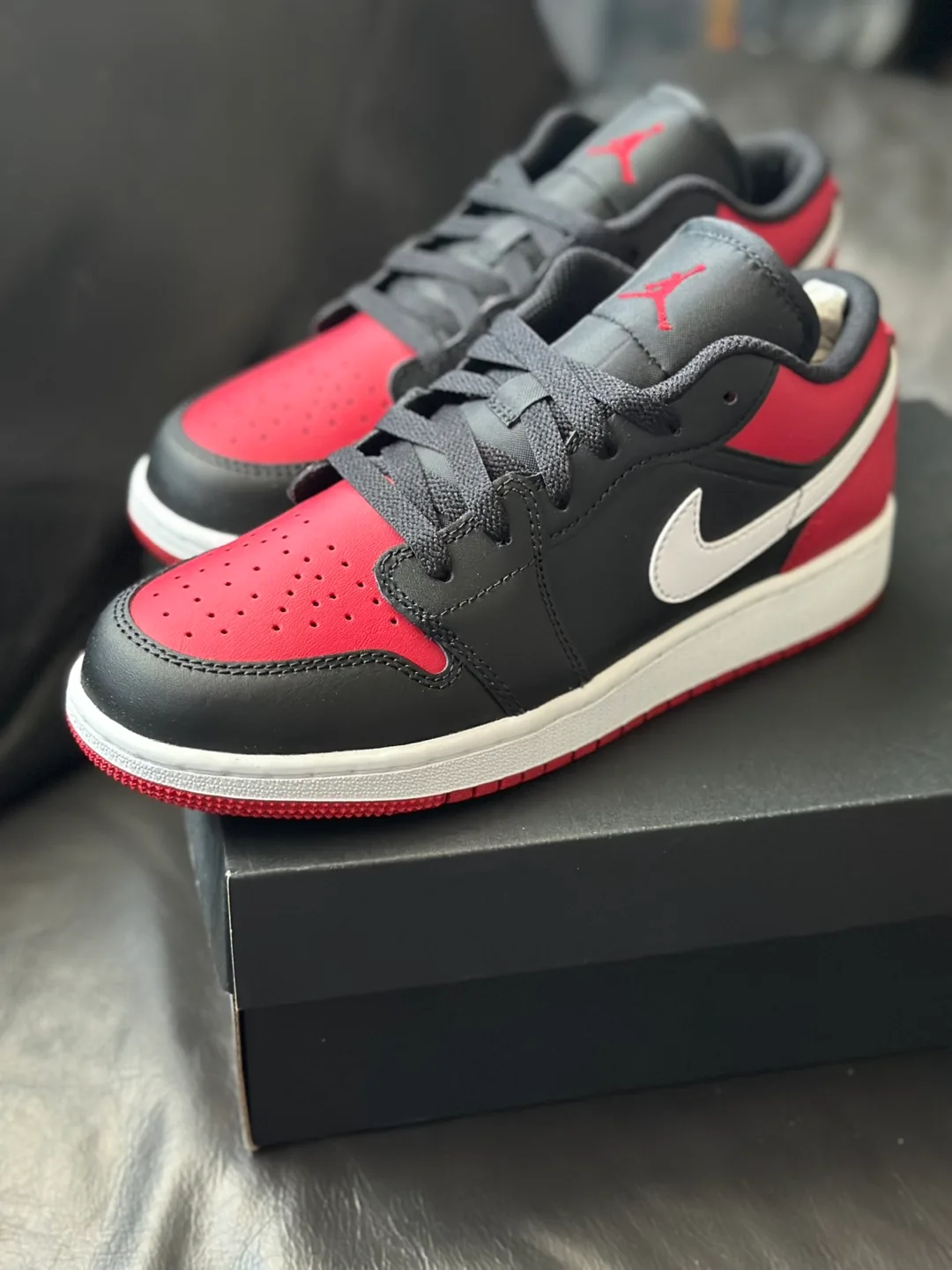 Jordan 1 Low Black Gym Red image indicator(2)