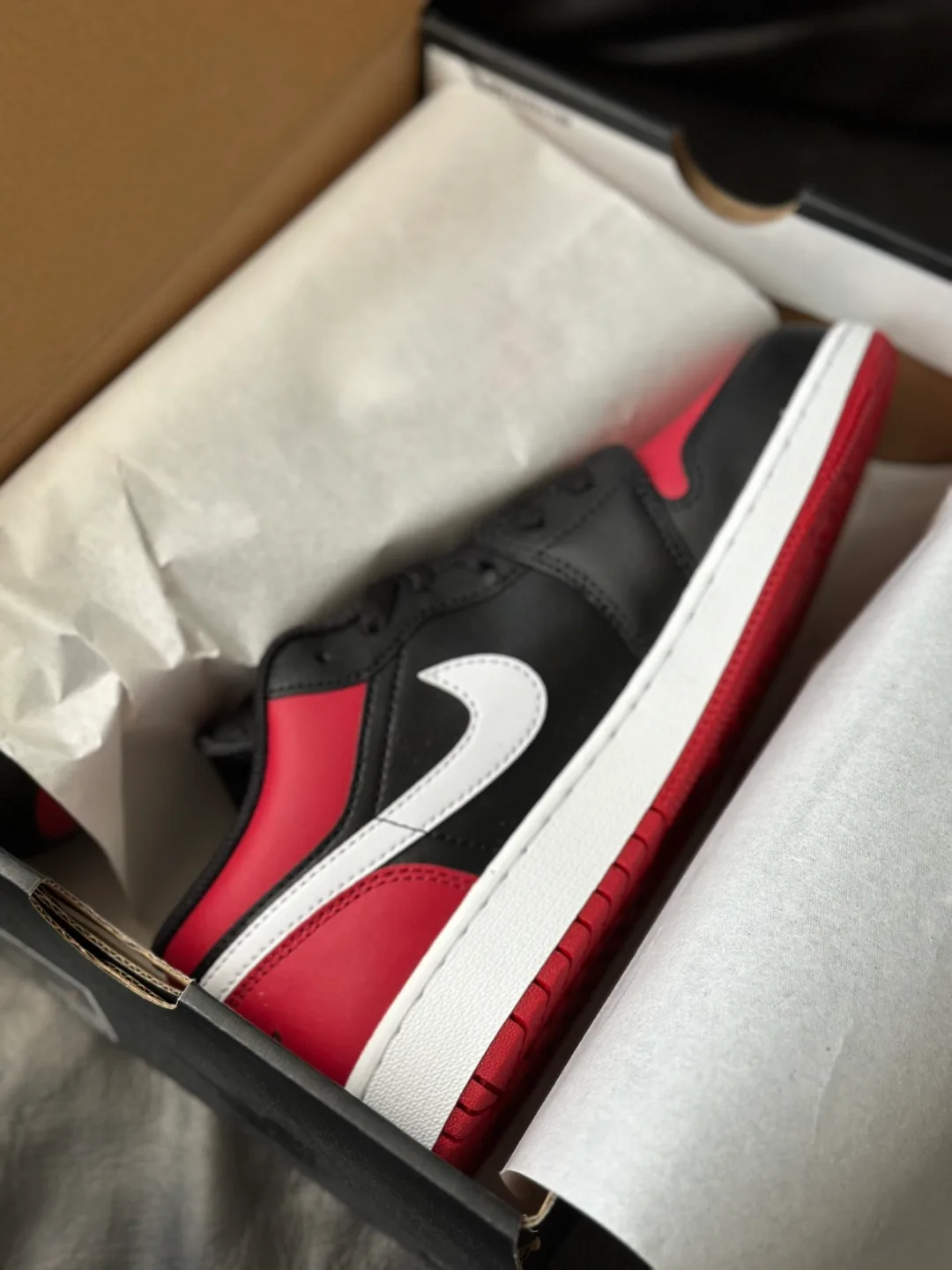 Jordan 1 Low Black Gym Red image indicator(4)