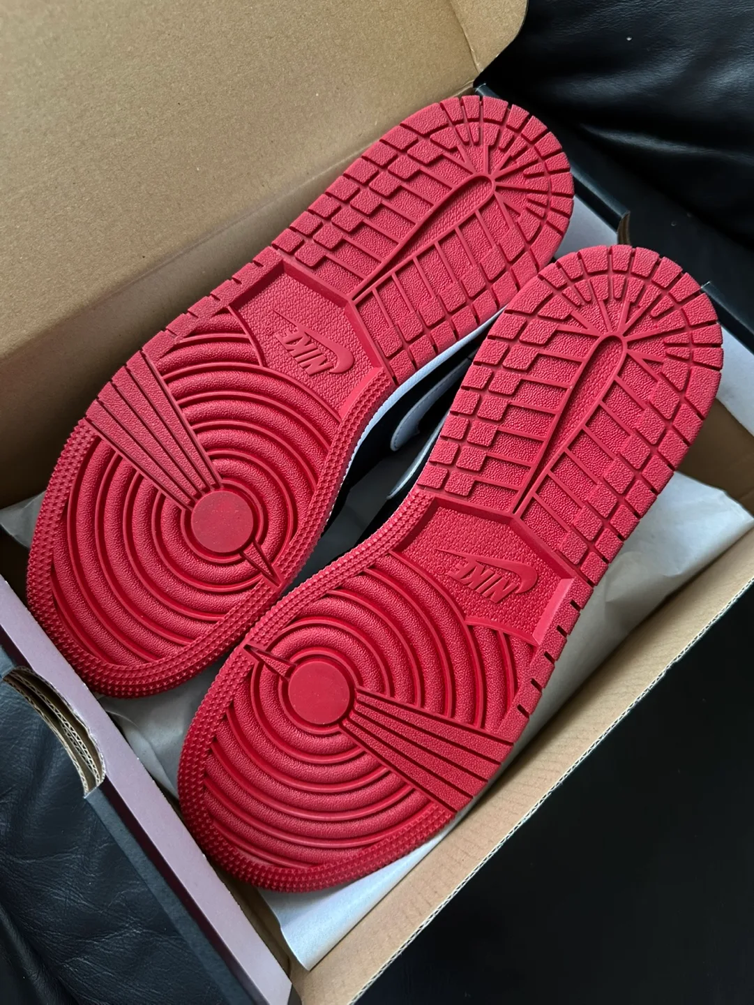 Jordan 1 Low Black Gym Red image indicator(5)