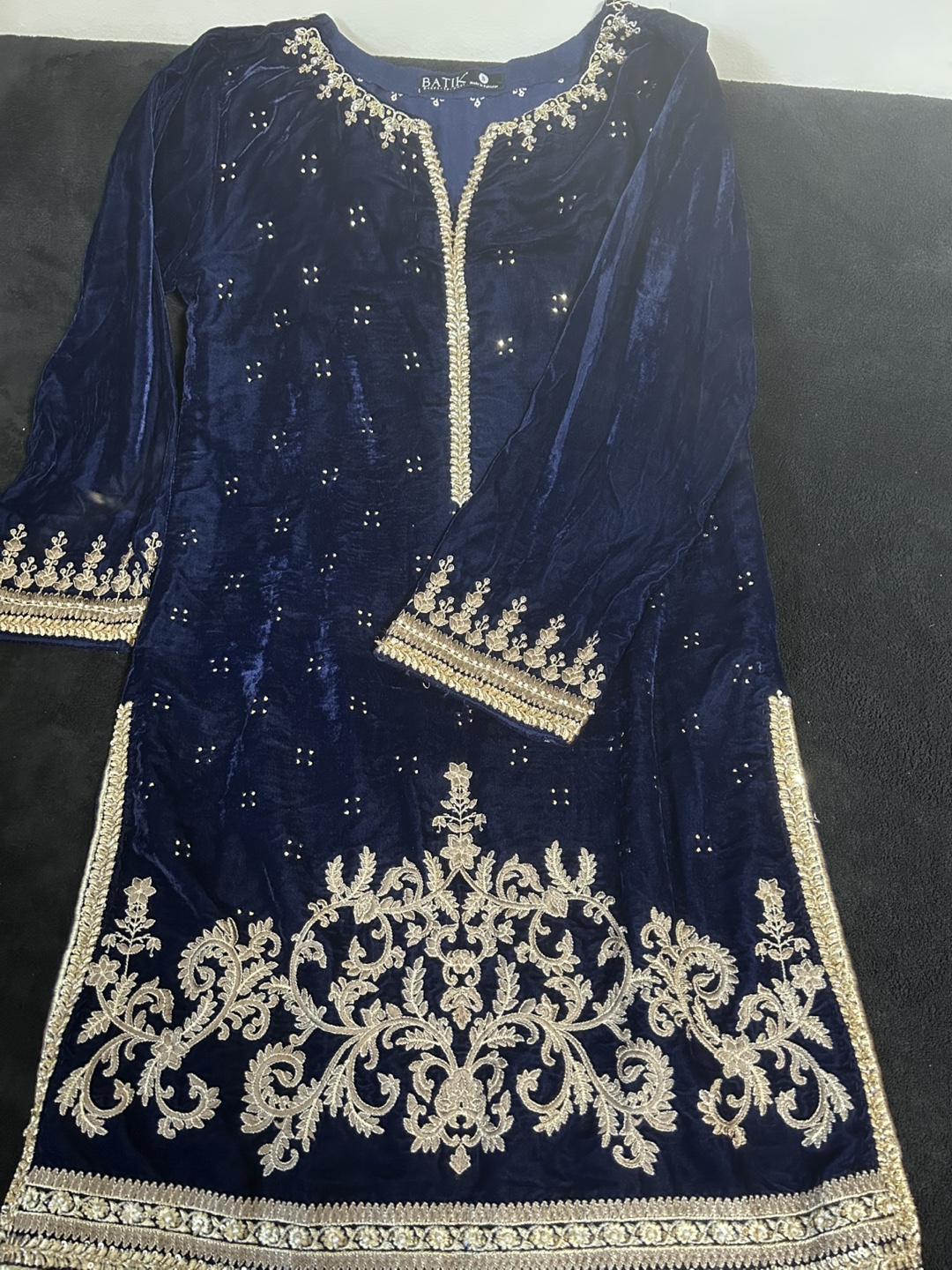 Navy Blue Velvet Embroidered Kameez