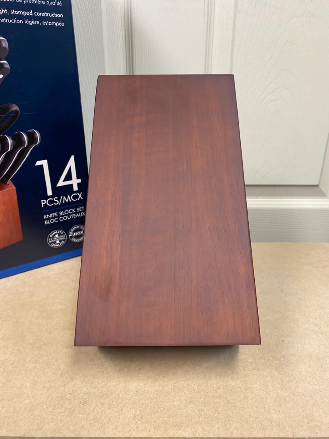 Henckels International Hardwood Knife Block image indicator(4)