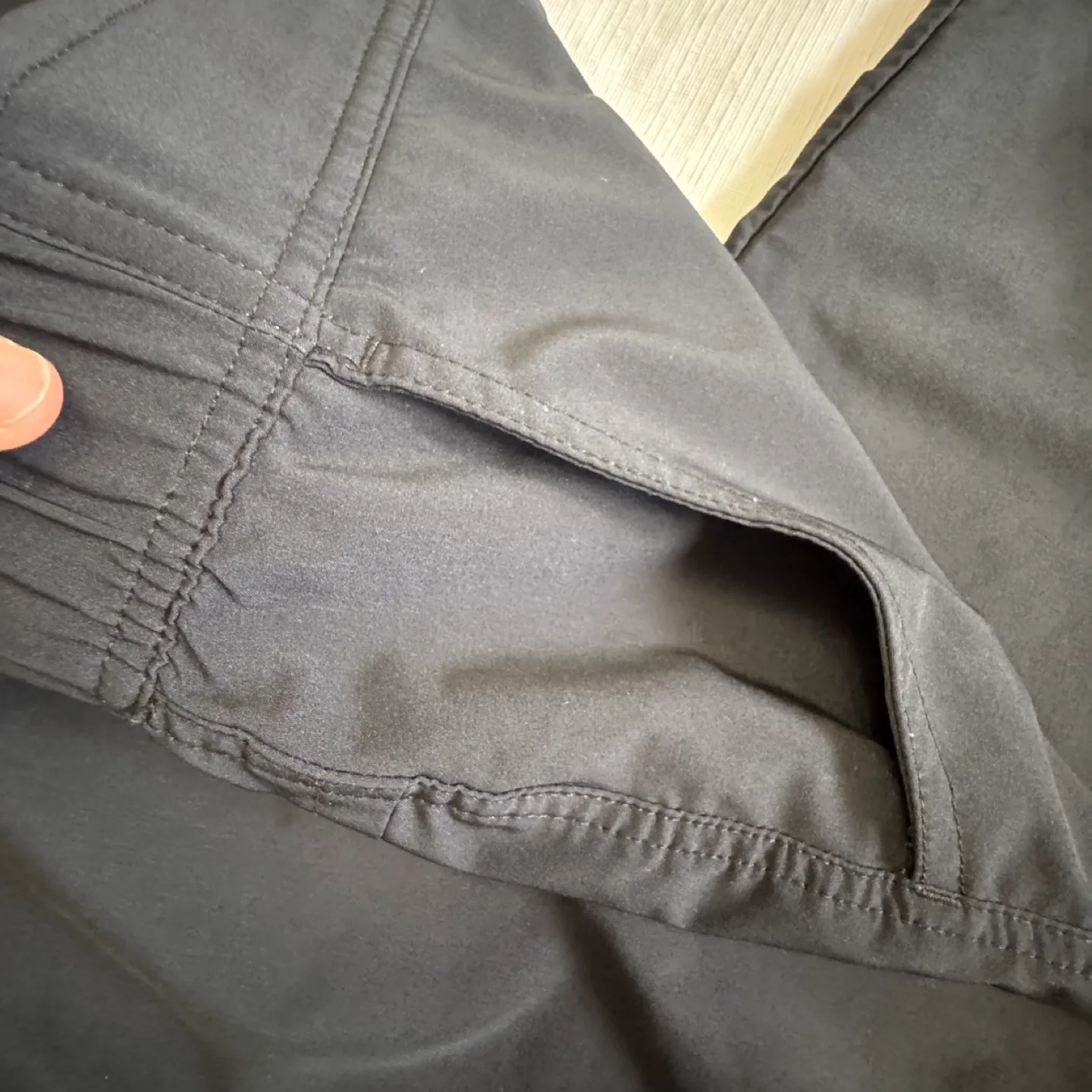 Eddi Bauer Women's Black Travel Pants image indicator(4)