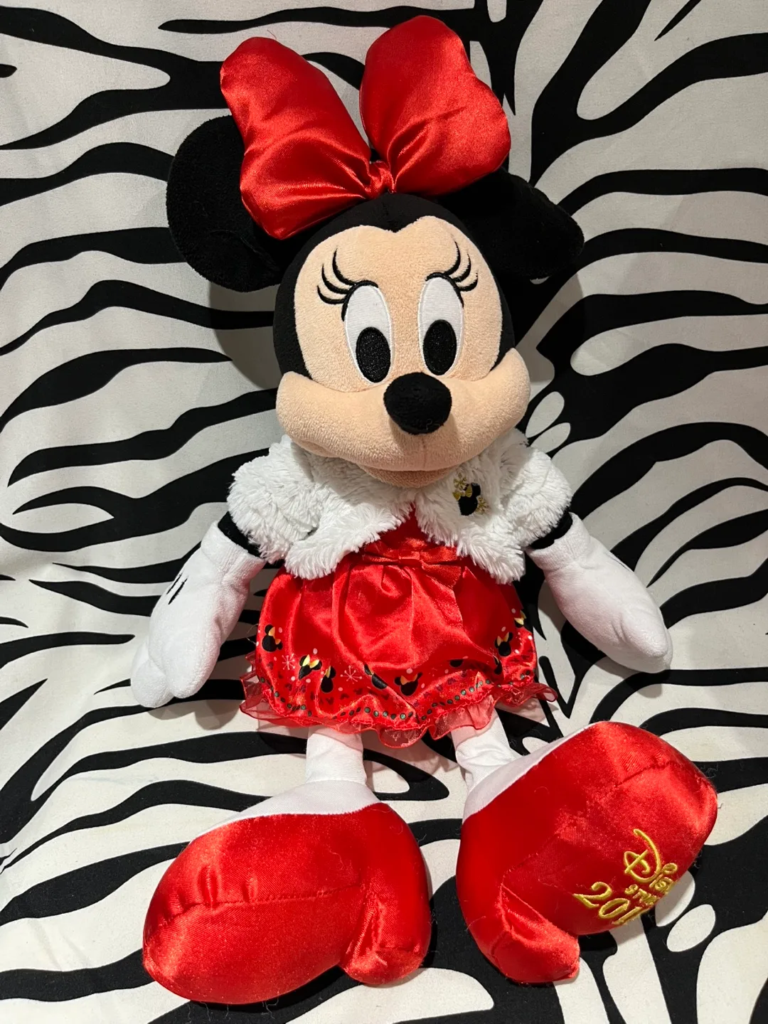 Disney Store Authentic 2018 Christmas Minnie Mouse image indicator(2)