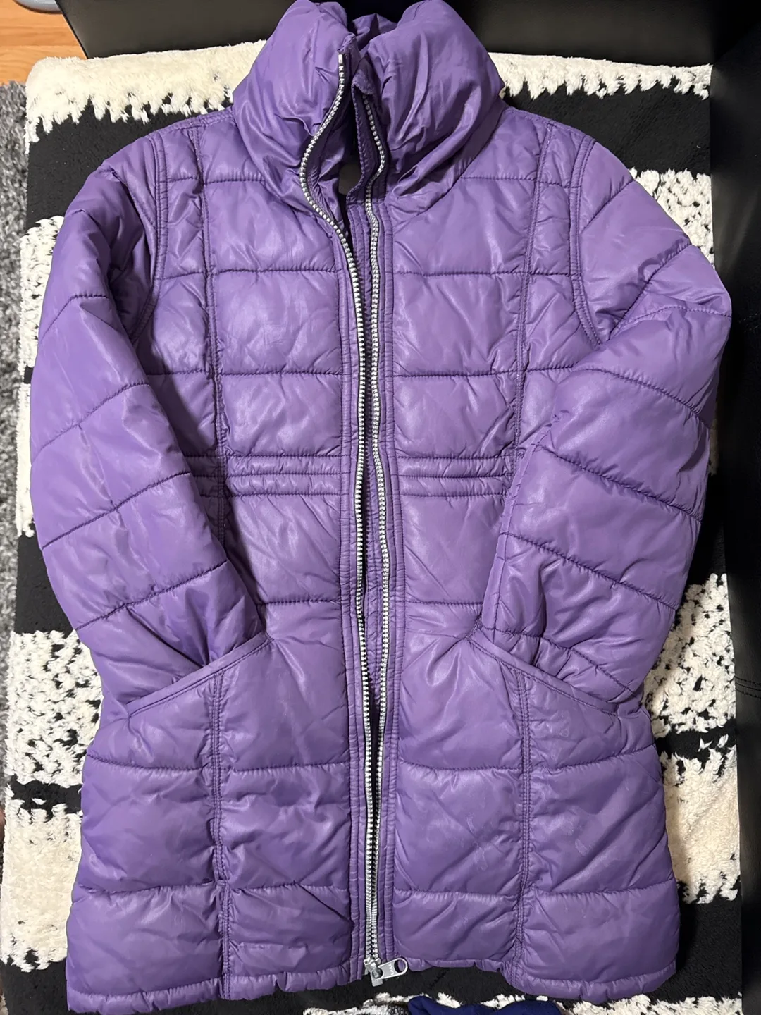 H&M Girls' Purple Puffer Jacket - Size 7/8 image indicator(2)