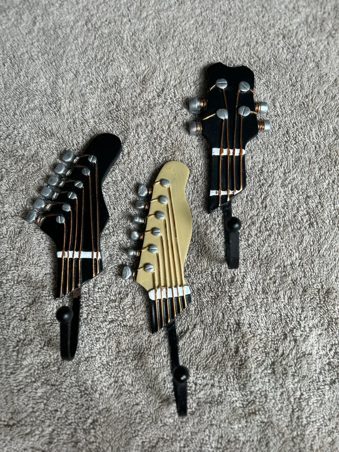 Set of three guitar headstock wall hooks thumbnail