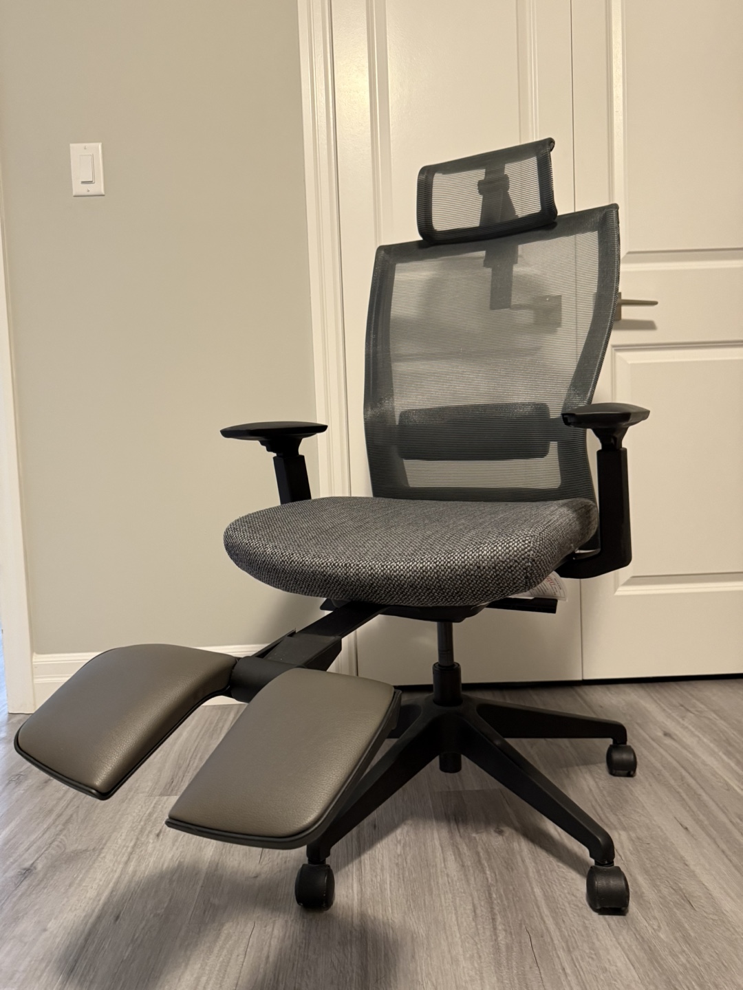 Computer  Chair with Headrest and Footrest - photo 2