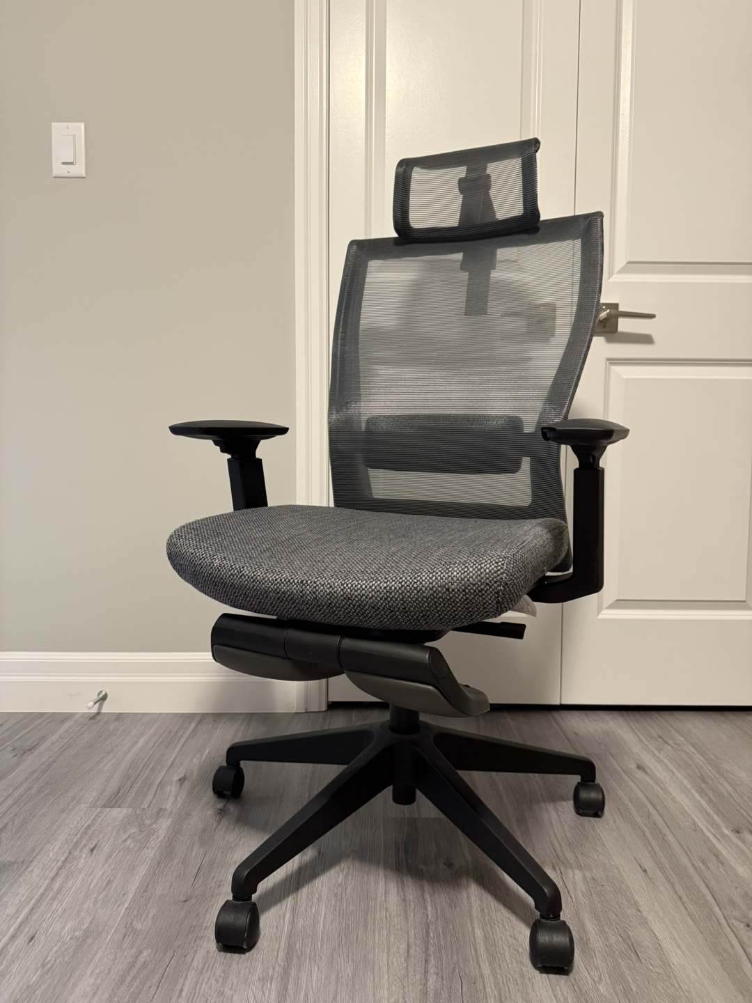 Computer  Chair with Headrest and Footrest