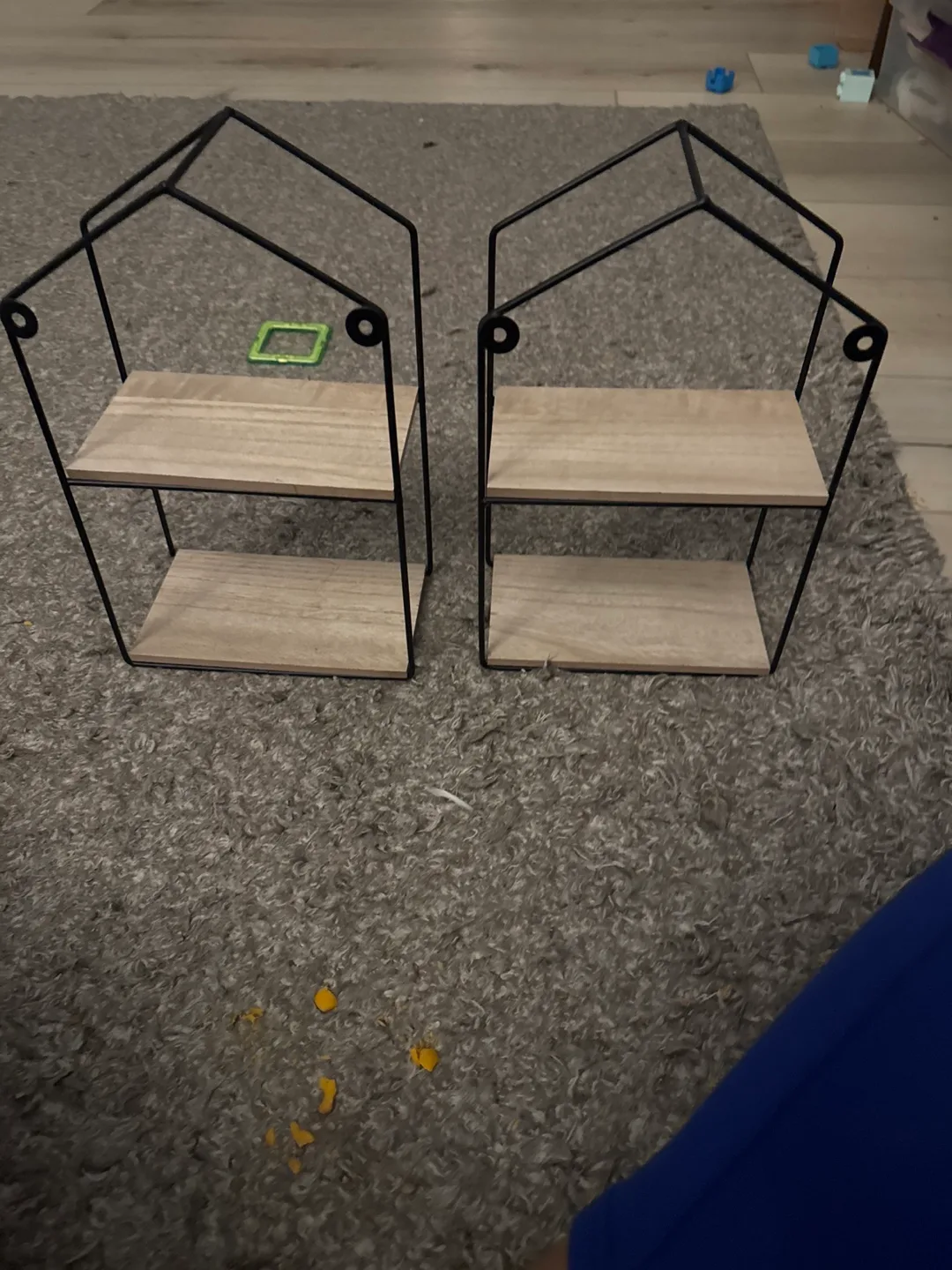 Two identical Plant hangers image indicator(3)