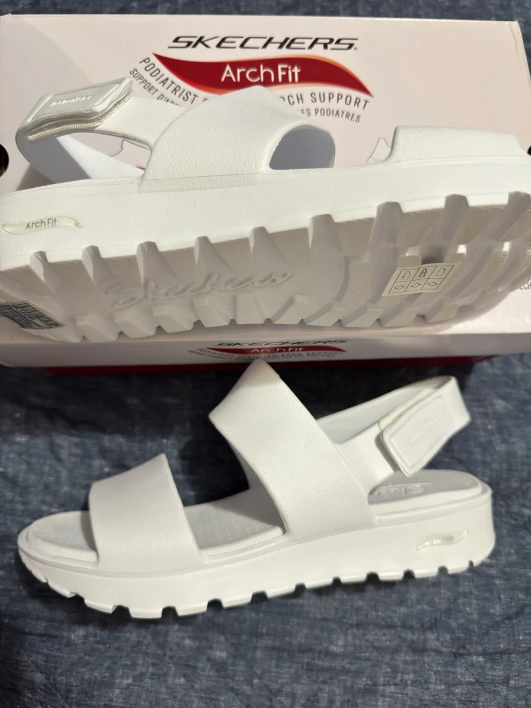 New Skechers ArchFit Foamies Breezy Sandals - Size 8 - White image indicator(4)