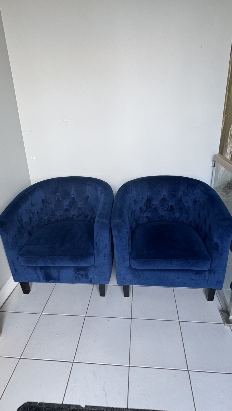 Pair of Blue Velvet Accent Chairs - photo 2