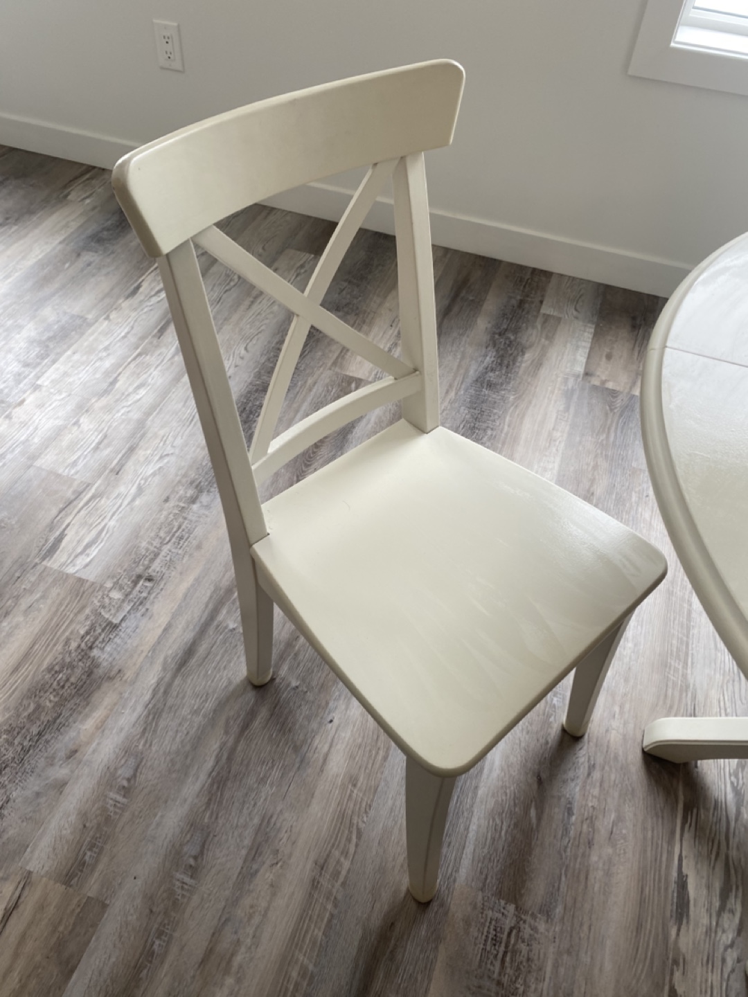 White Round Dining Table and Four Chairs Set - photo 2