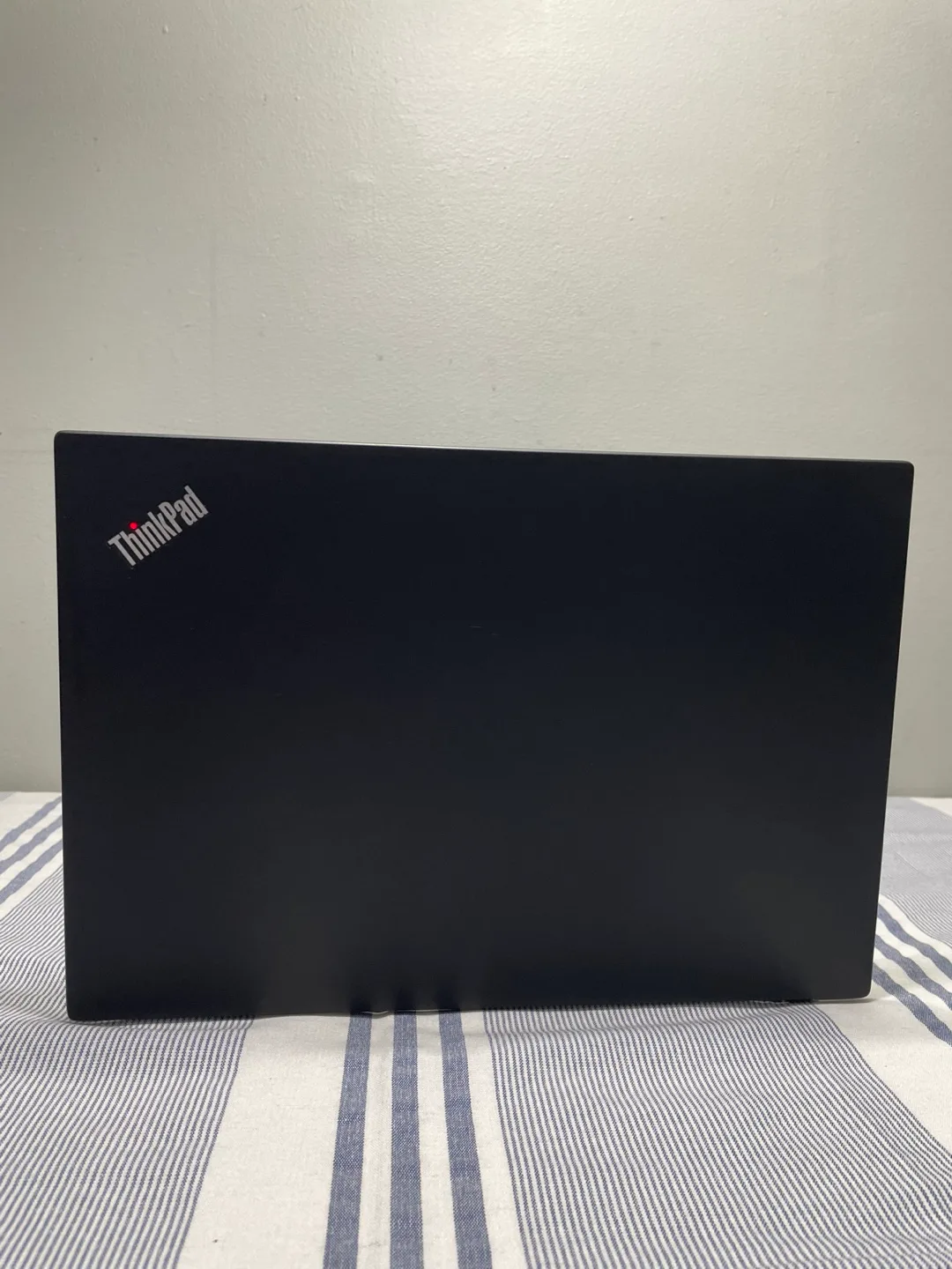 Thinkpad T14s - Windows 11 - i7 Processor - 16 GBs RAM image indicator(4)