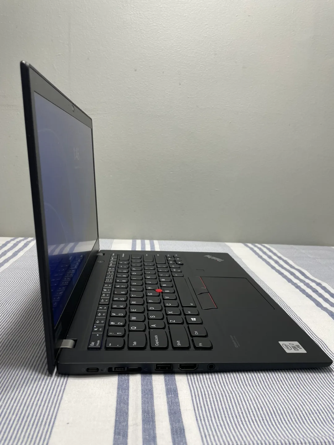 Thinkpad T14s - Windows 11 - i7 Processor - 16 GBs RAM image indicator(6)
