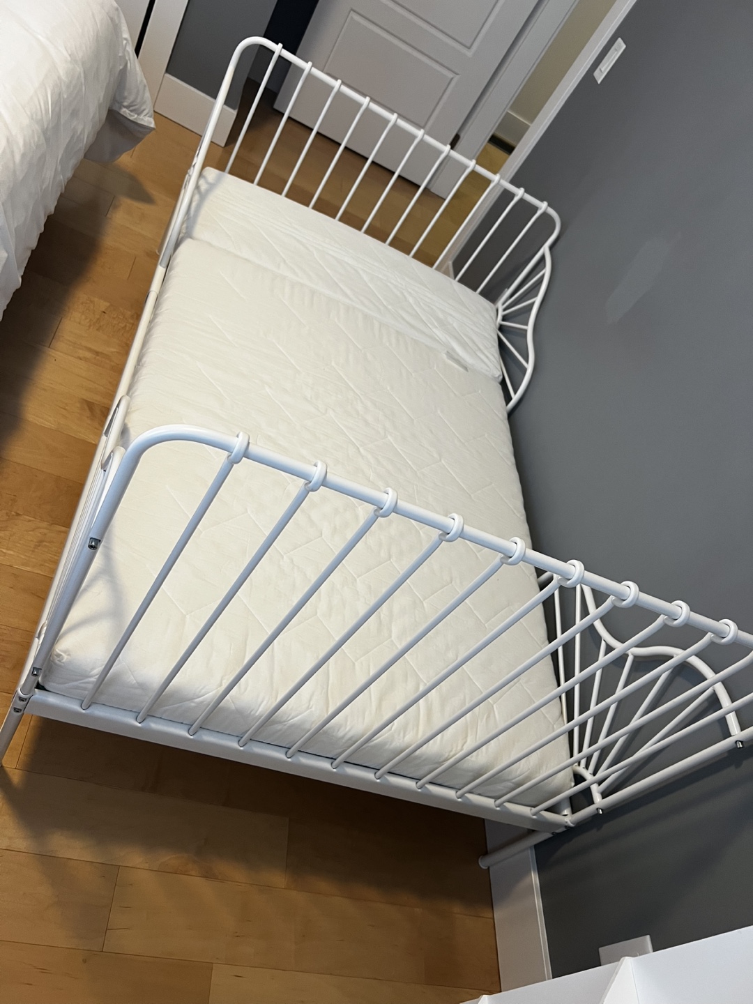 IKEA MINNEN White Metal Bed