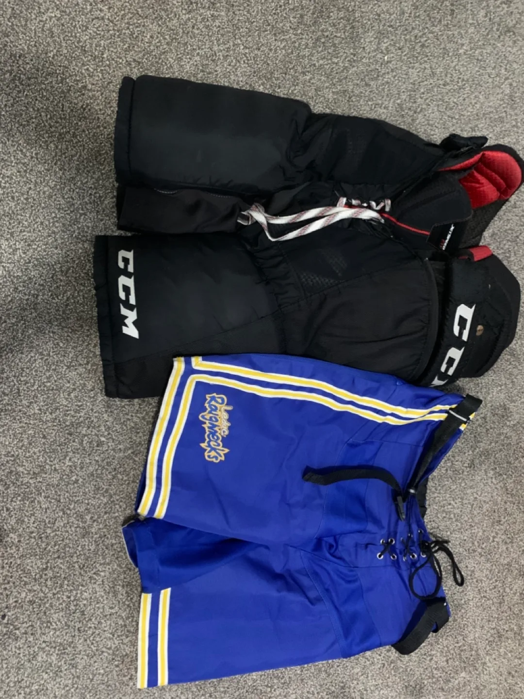 Full set Hockey Gear equipment image indicator(4)