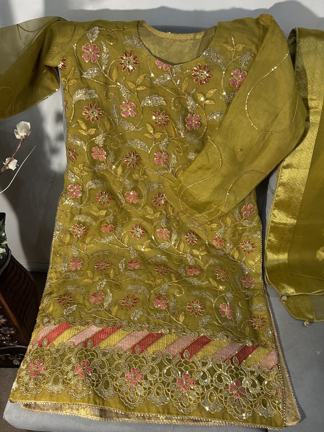 Beautiful Mustard Yellow Pakistani Shalwar Kameez Suit - photo 2