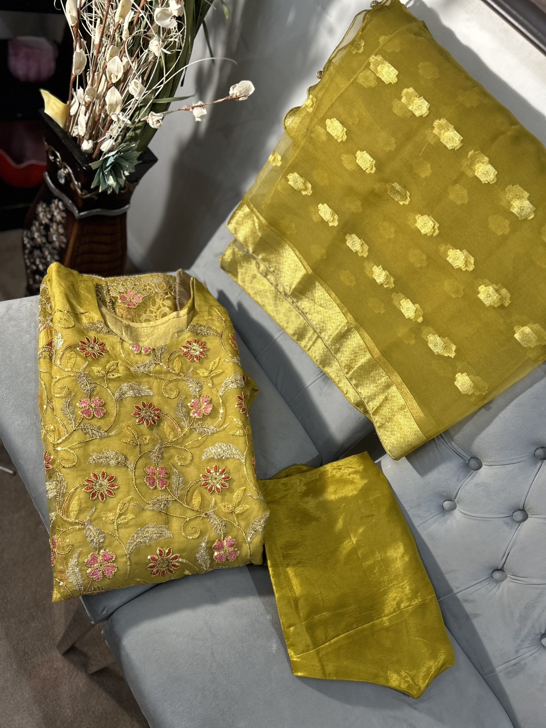 Beautiful Mustard Yellow Pakistani Shalwar Kameez Suit - photo 3