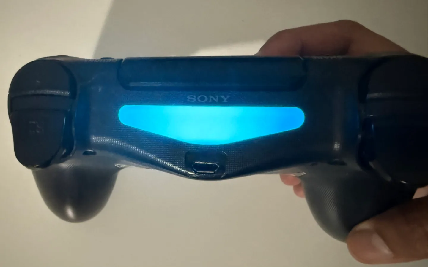 Sony PlayStation 4 Wireless Controller - Black image indicator(3)