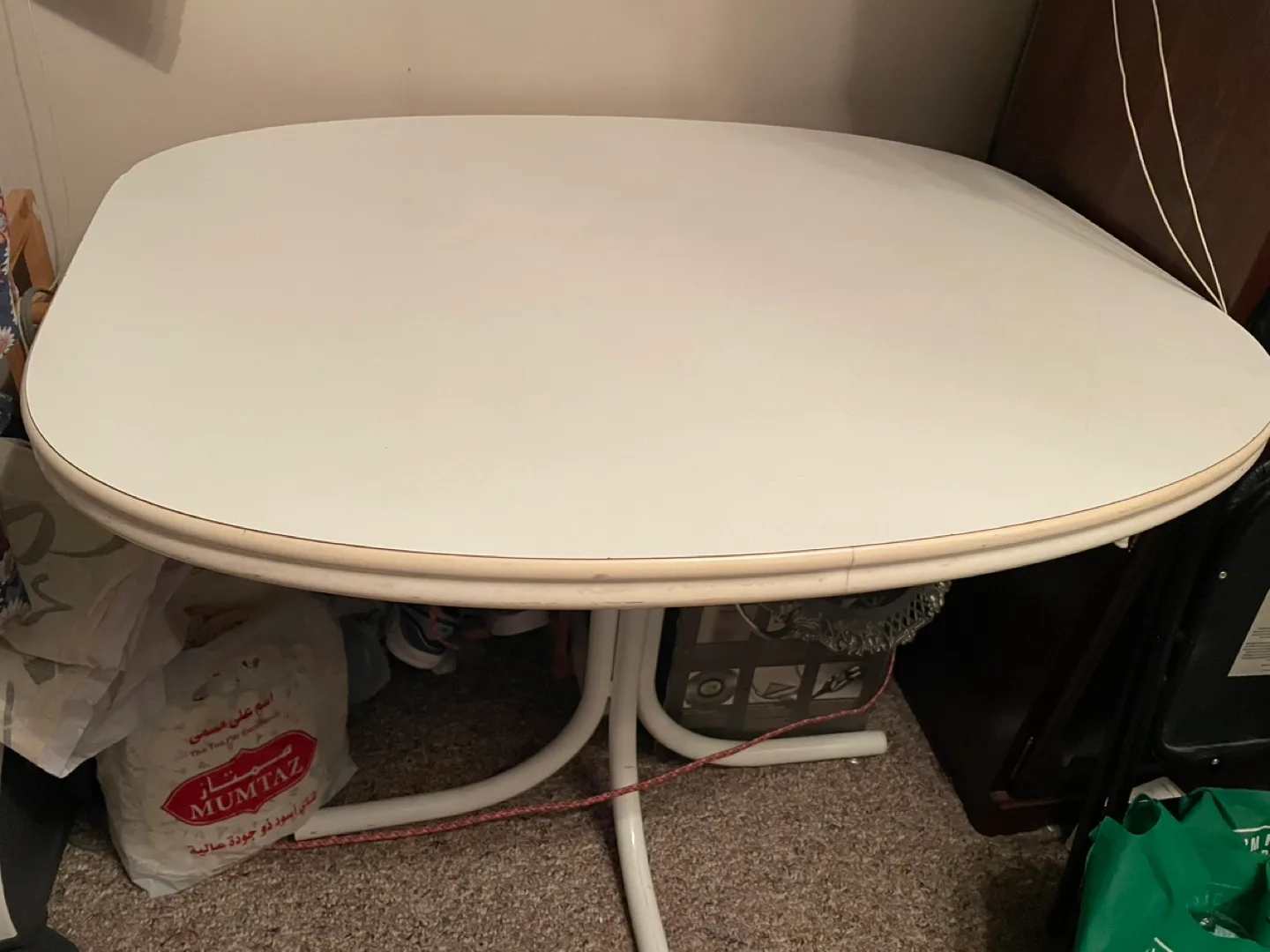 White Oval Table (indoor & outdoor) image indicator(3)