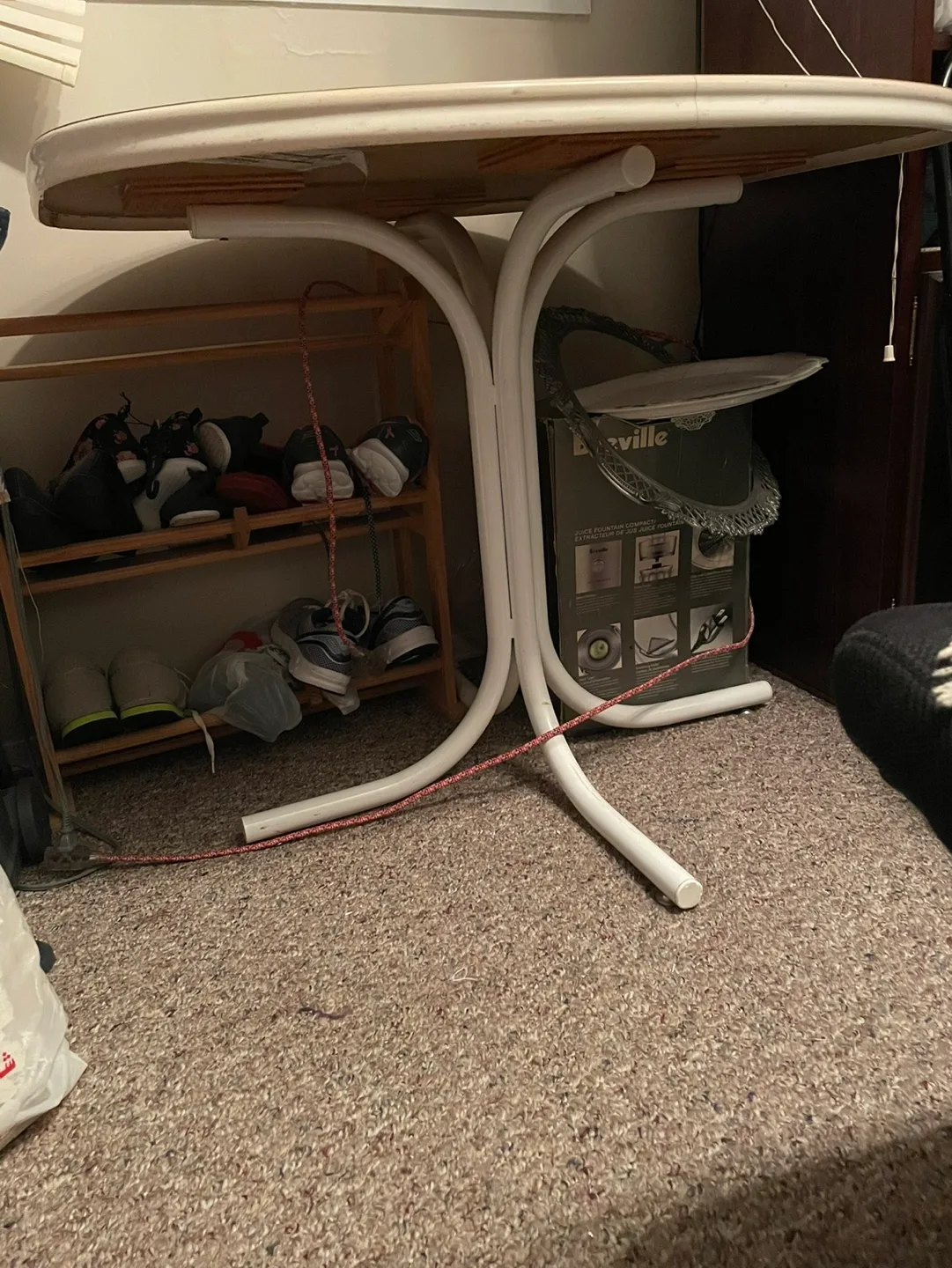 White Oval Table (indoor & outdoor) image indicator(2)