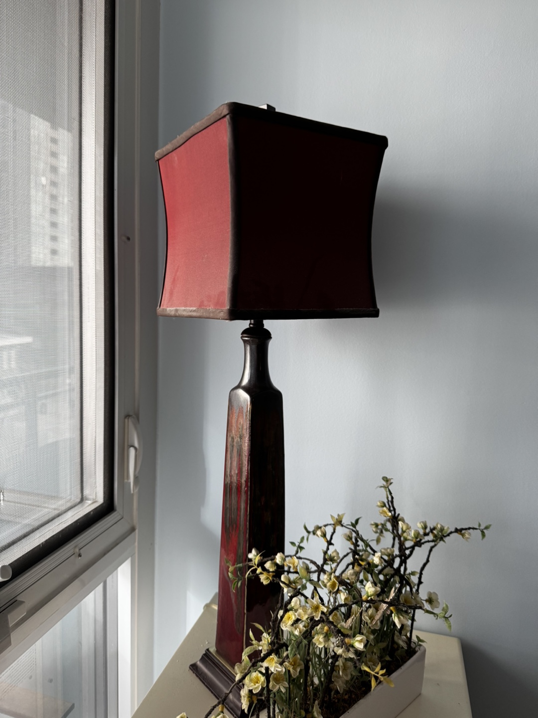 Elegant Dark burgundy Table Lamp with Black Shade - photo 3