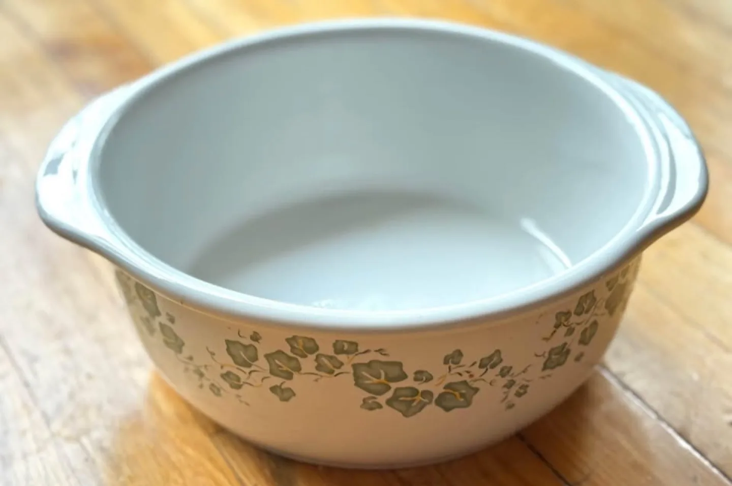 Vintage Corelle Caserole Bakeware / Serving Dish 2.5 Qt image indicator(2)