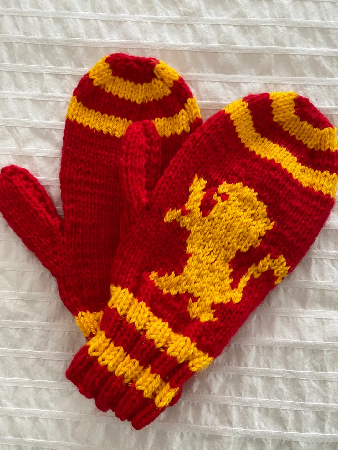 Hand Knit Harry Potter Mittens image indicator(3)