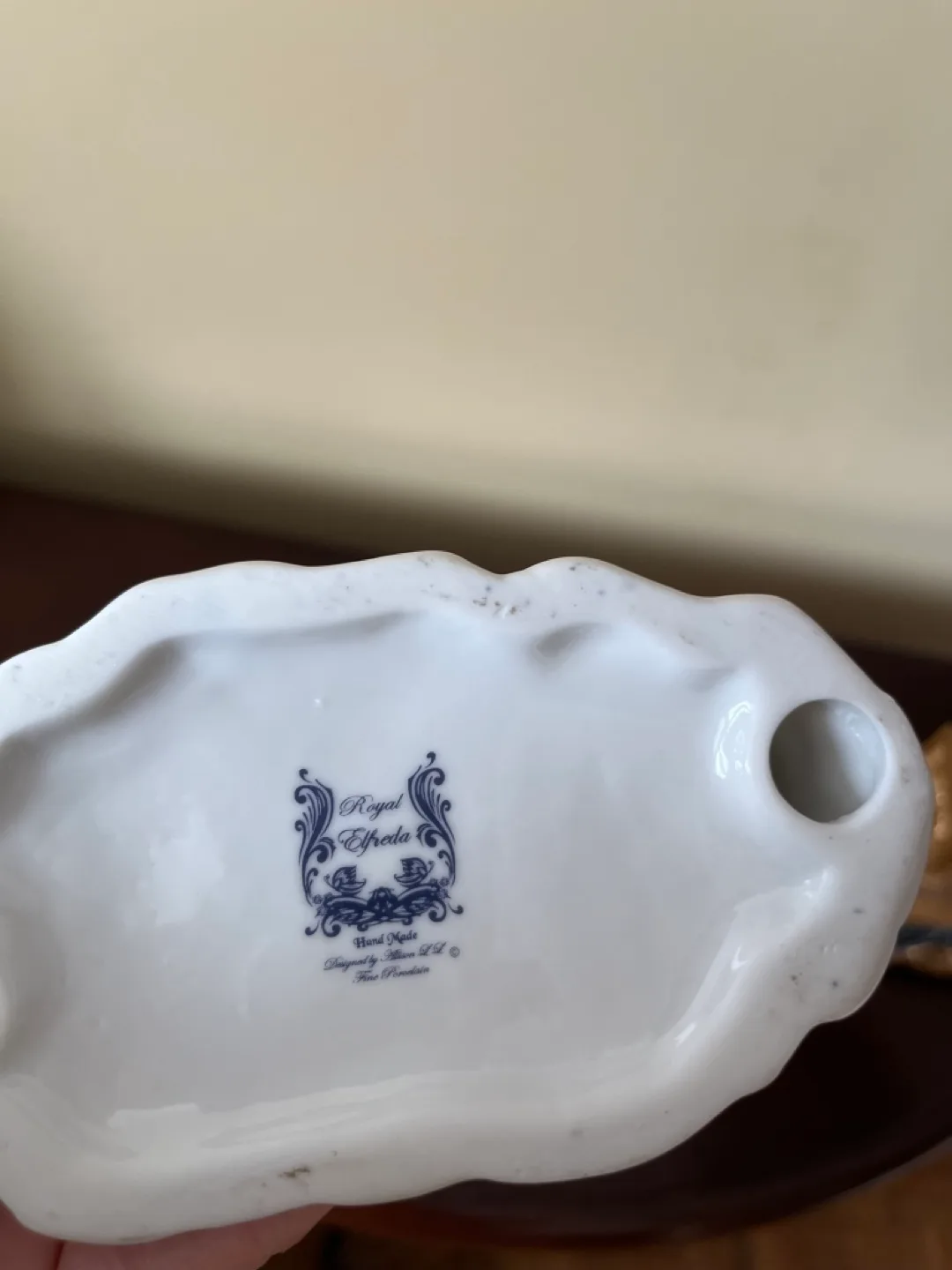 Hand Made Fine Porcelain Figurine image indicator(3)