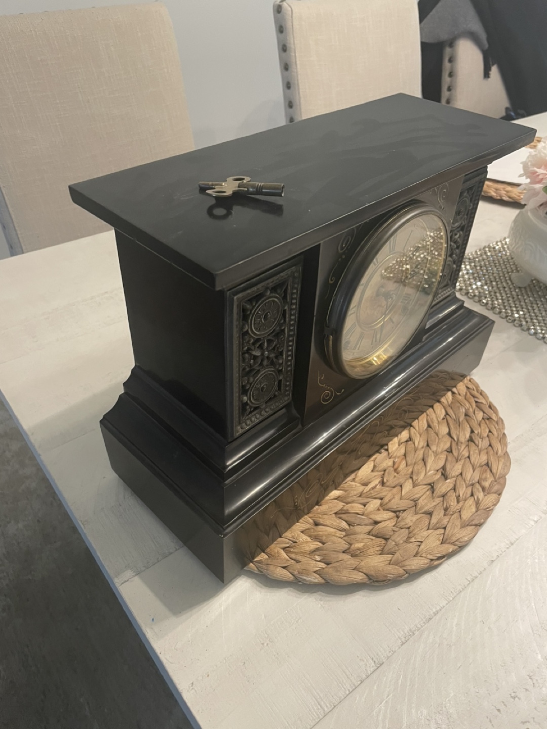 Antique Black Marble Mantle Clock with Key - photo 2
