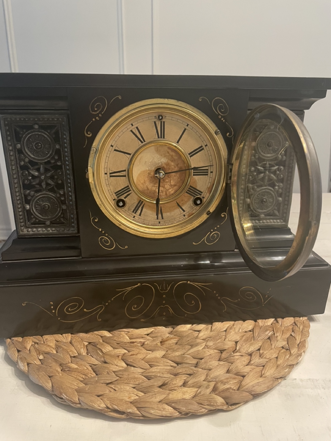 Antique Black Marble Mantle Clock with Key - photo 4