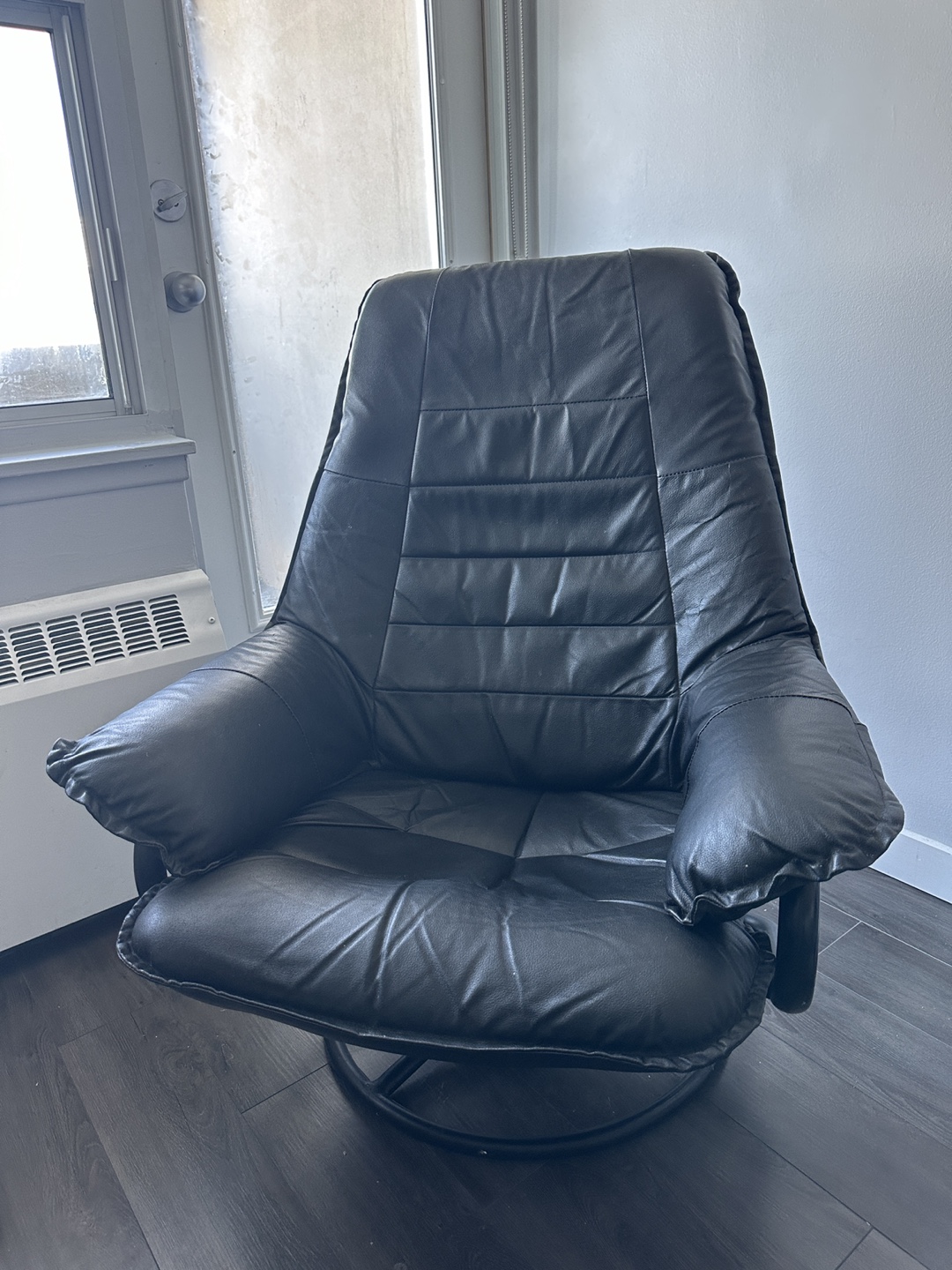 Black Recliner Chair - photo 2